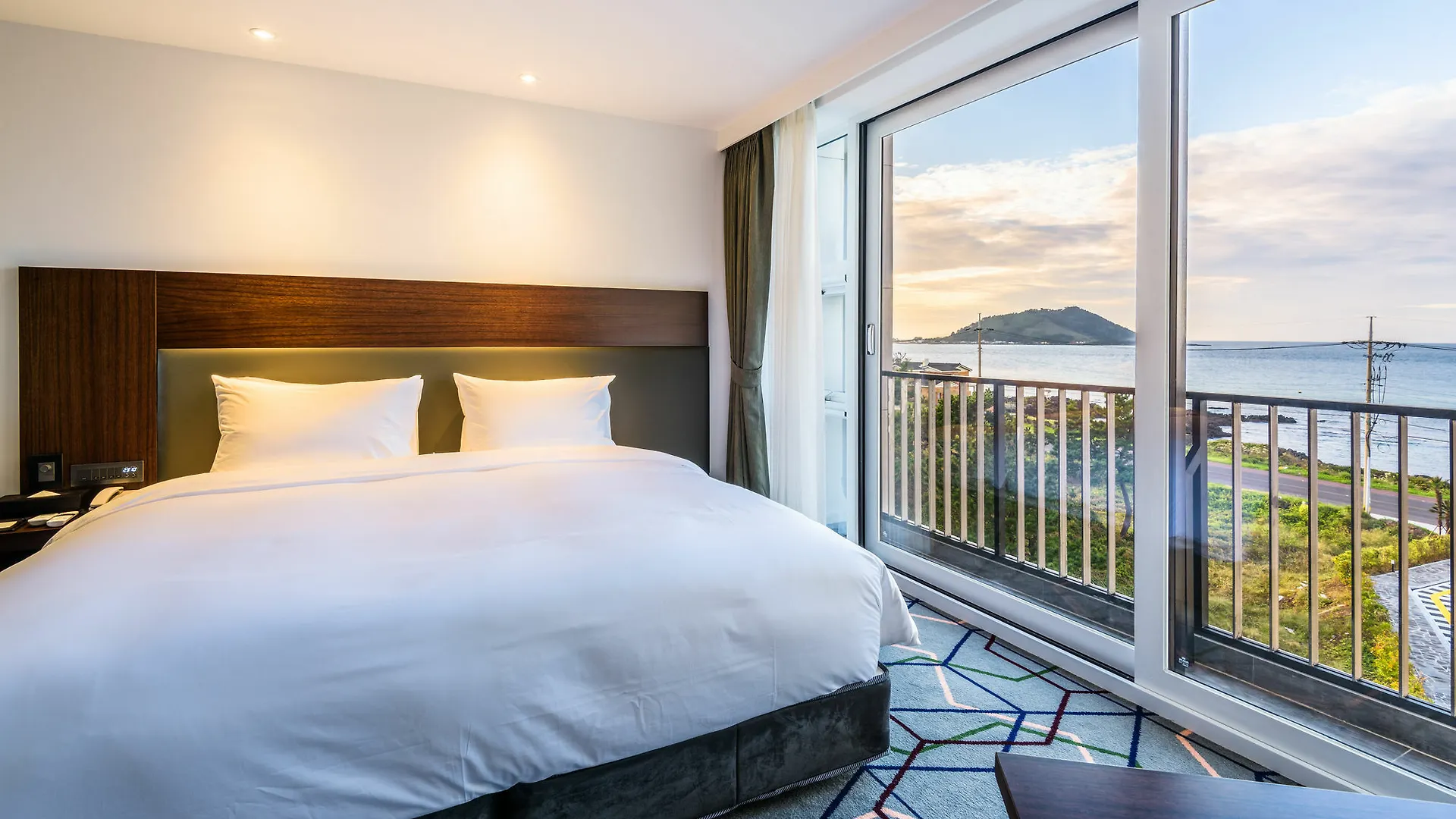 Aguila Hotel Jeju Oceano Suite