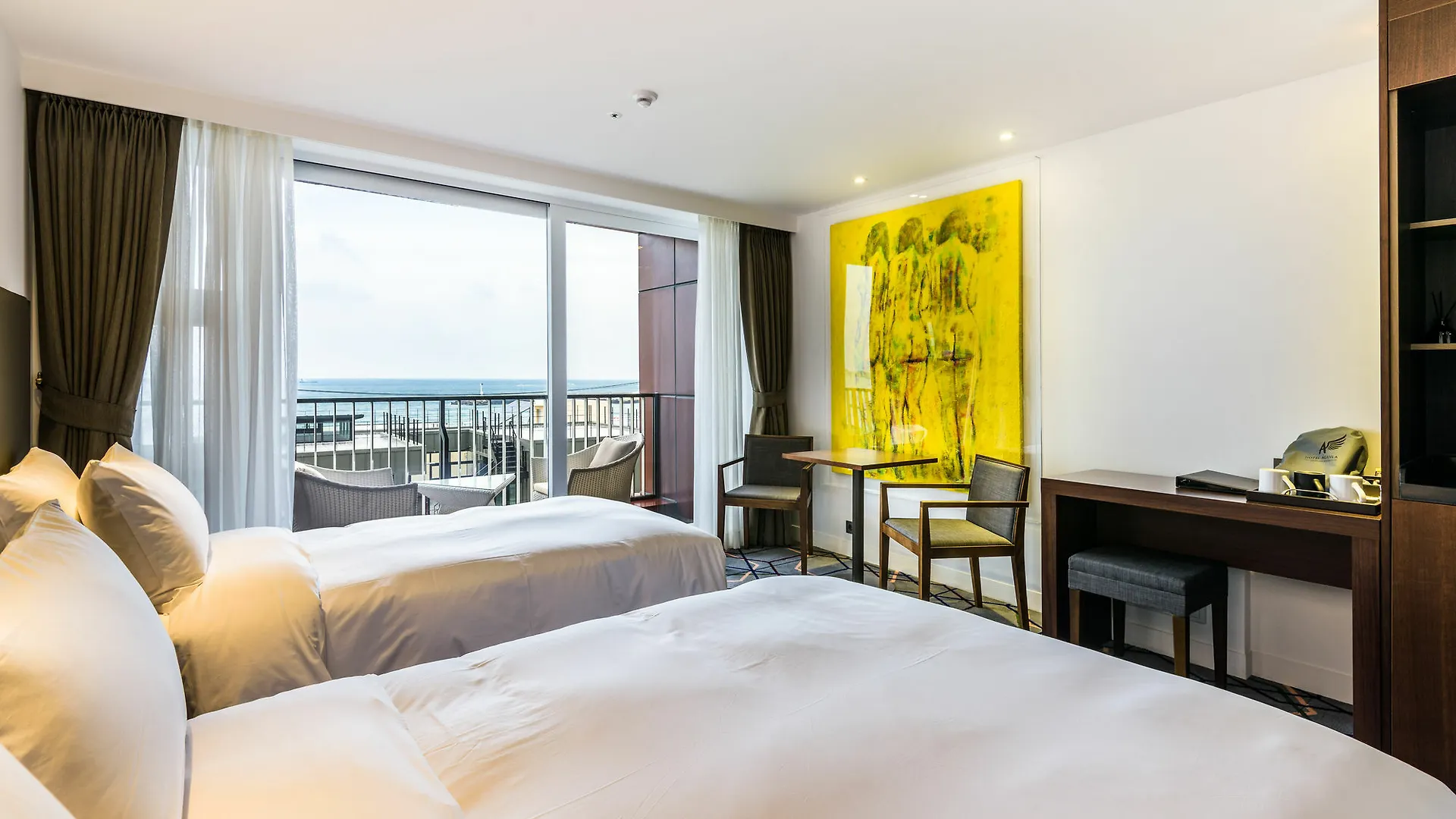 Aguila Hotel Jeju Oceano Suite