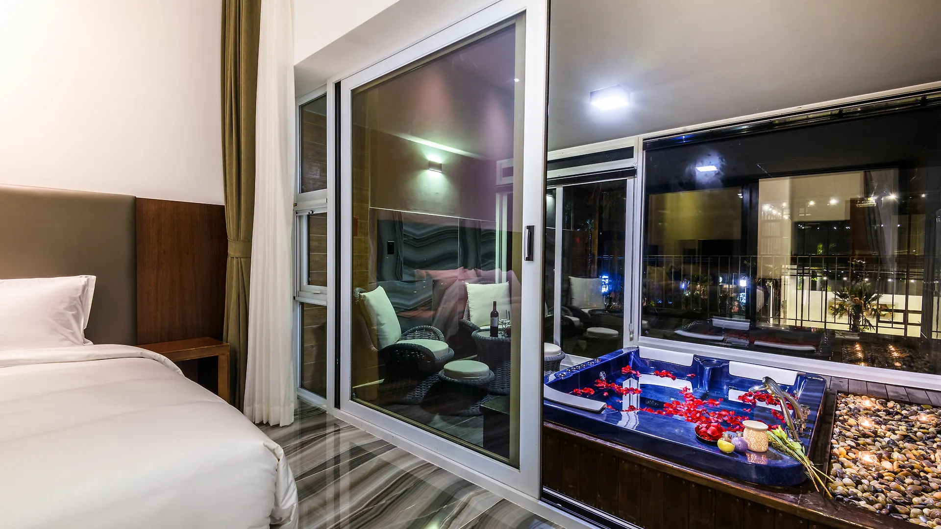 Aguila Hotel Jeju Oceano Suite