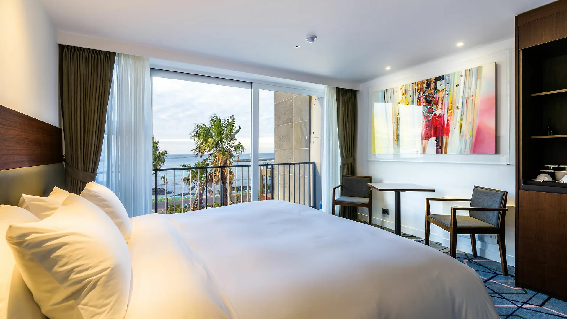 Aguila Hotel Jeju Oceano Suite