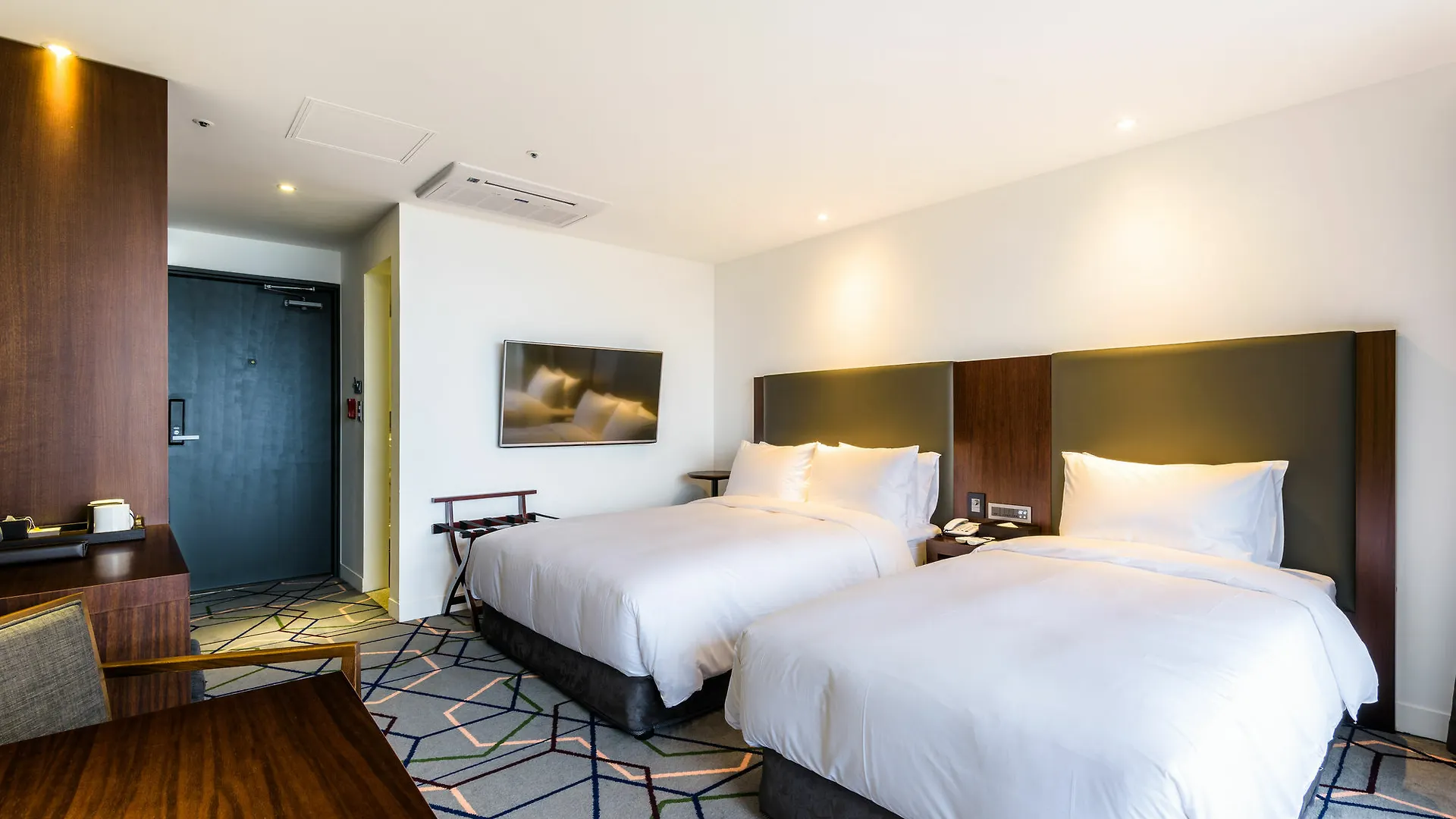 Aguila Hotel Jeju Oceano Suite