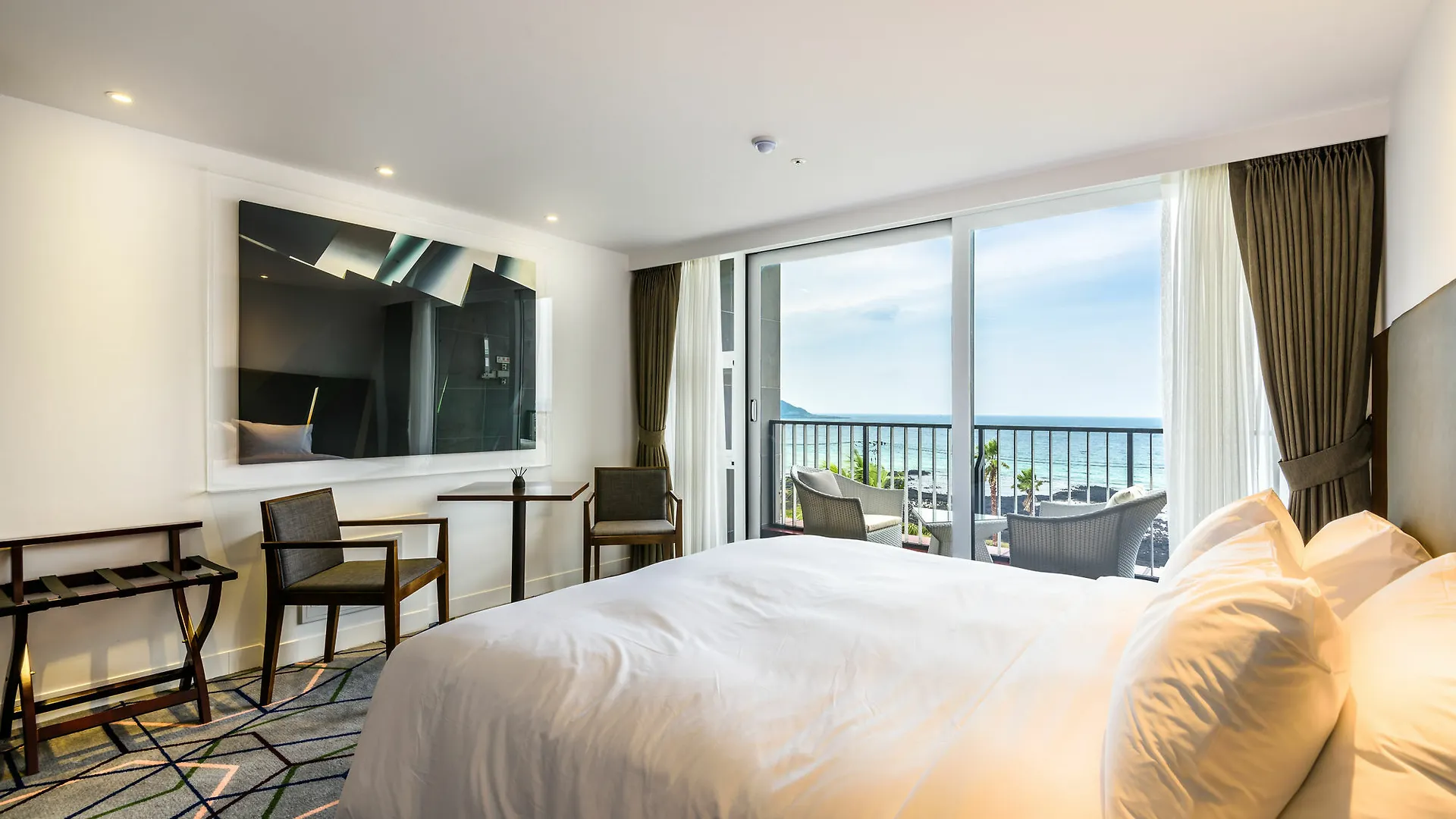 Aguila Hotel Jeju Oceano Suite