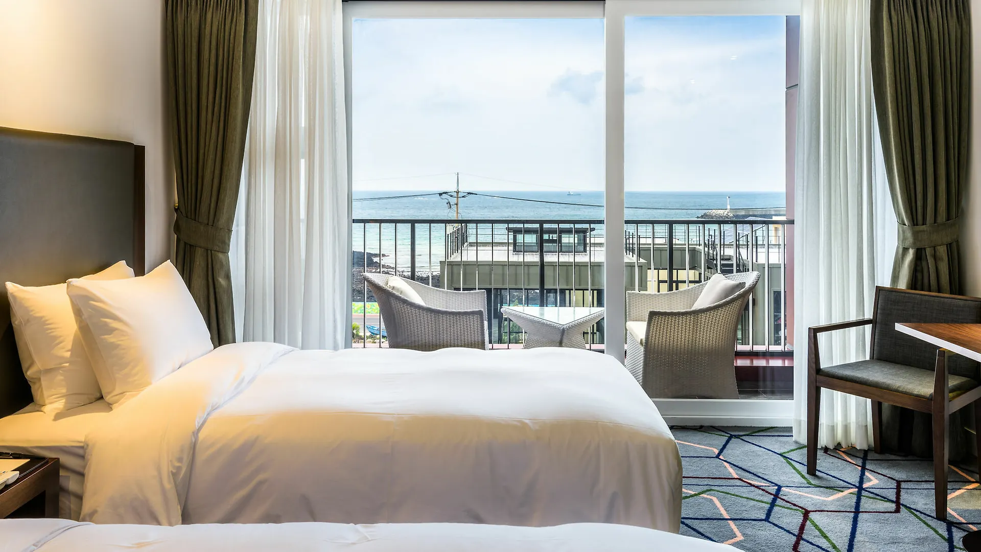 Aguila Hotel Jeju Oceano Suite